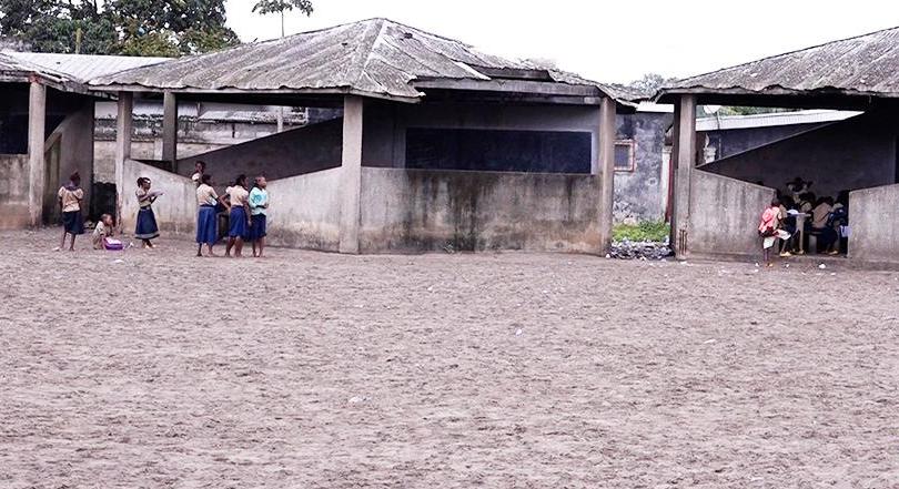l’école miambanzila dans un délabrement avancé l’école miambanzila dans un délabrement avancé