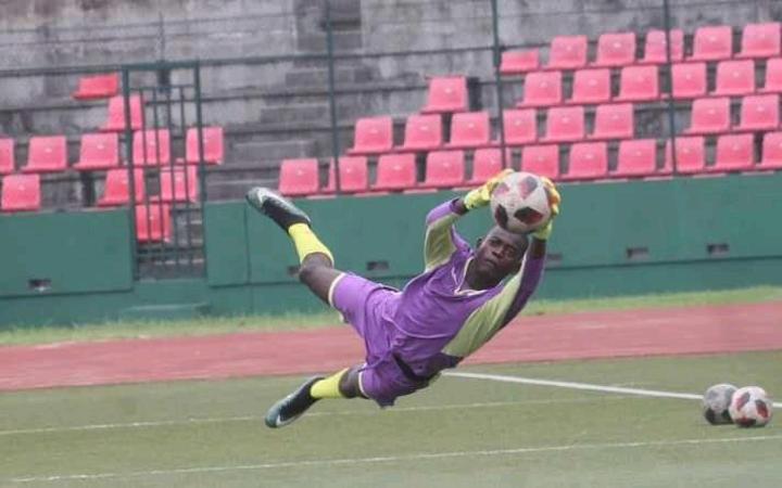 A la découverte de… Chris Prosper Milandou, de ramasseur de balles au gardien de but à l’élite A la découverte de… Chris Prosper Milandou, de ramasseur de balles au gardien de but à l’élite