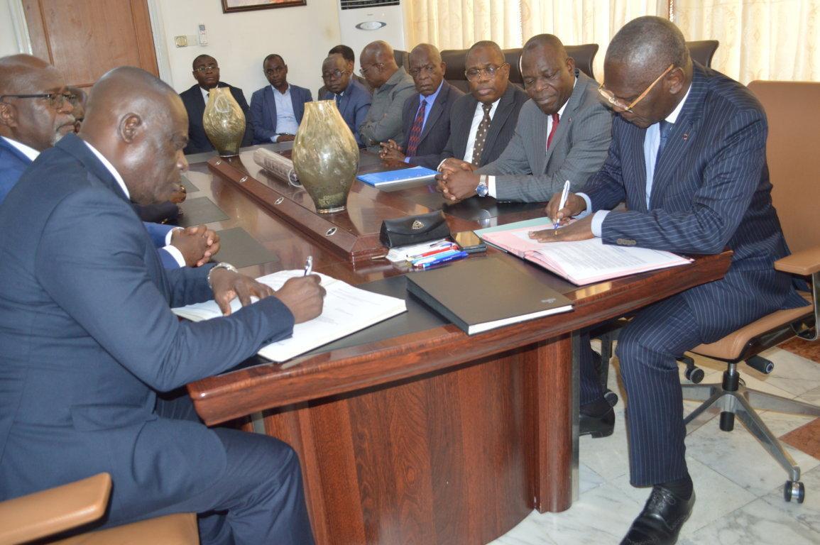 Partenariat : une convention lie la ville de Brazzaville et l’Université Denis-Sassou-N’Guesso Partenariat : une convention lie la ville de Brazzaville et l’Université Denis-Sassou-N’Guesso
