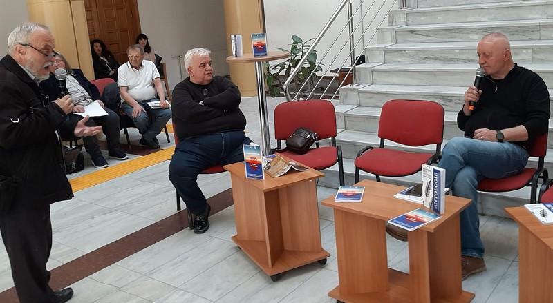 Festival international de poésie de Râmnicu Vâlcea en Roumanie: Rudy Malonga présente le projet Festival international de poésie de Râmnicu Vâlcea en Roumanie: Rudy Malonga présente le projet