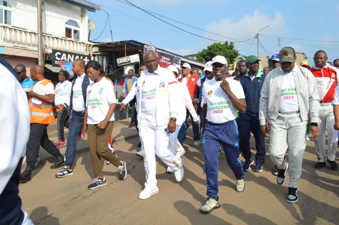 Protection de l’environnement : une marche verte pour sensibiliser la population Protection de l’environnement : une marche verte pour sensibiliser la population