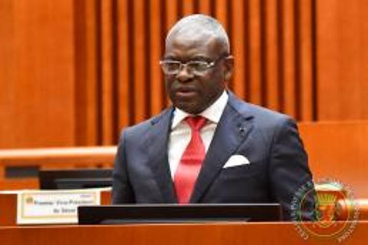 Programme d’action du gouvernement : Anatole Collinet Makosso fait le bilan à mi-parcours des douze batailles Programme d’action du gouvernement : Anatole Collinet Makosso fait le bilan à mi-parcours des douze batailles