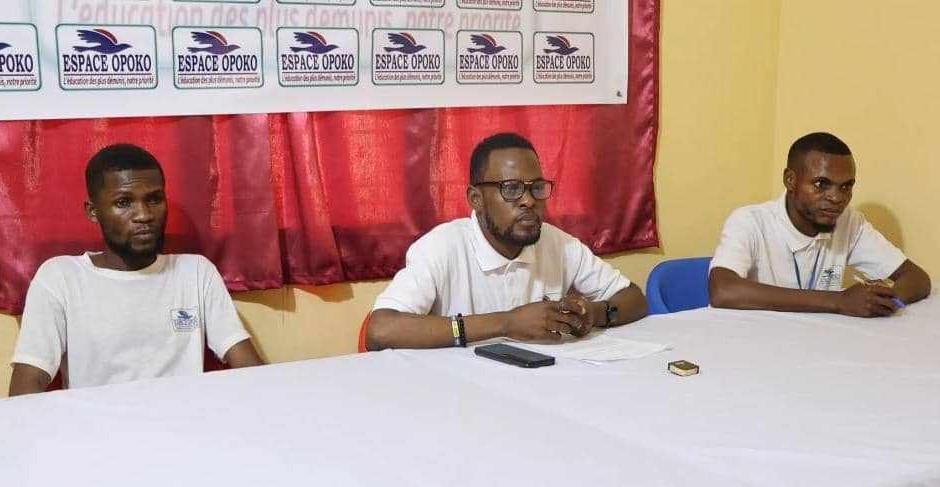 Scolarisation des enfants autochtones : l’ONG Espace Opoko invite les bonnes volontés à un apport aux kits scolaires Scolarisation des enfants autochtones : l’ONG Espace Opoko invite les bonnes volontés à un apport aux kits scolaires