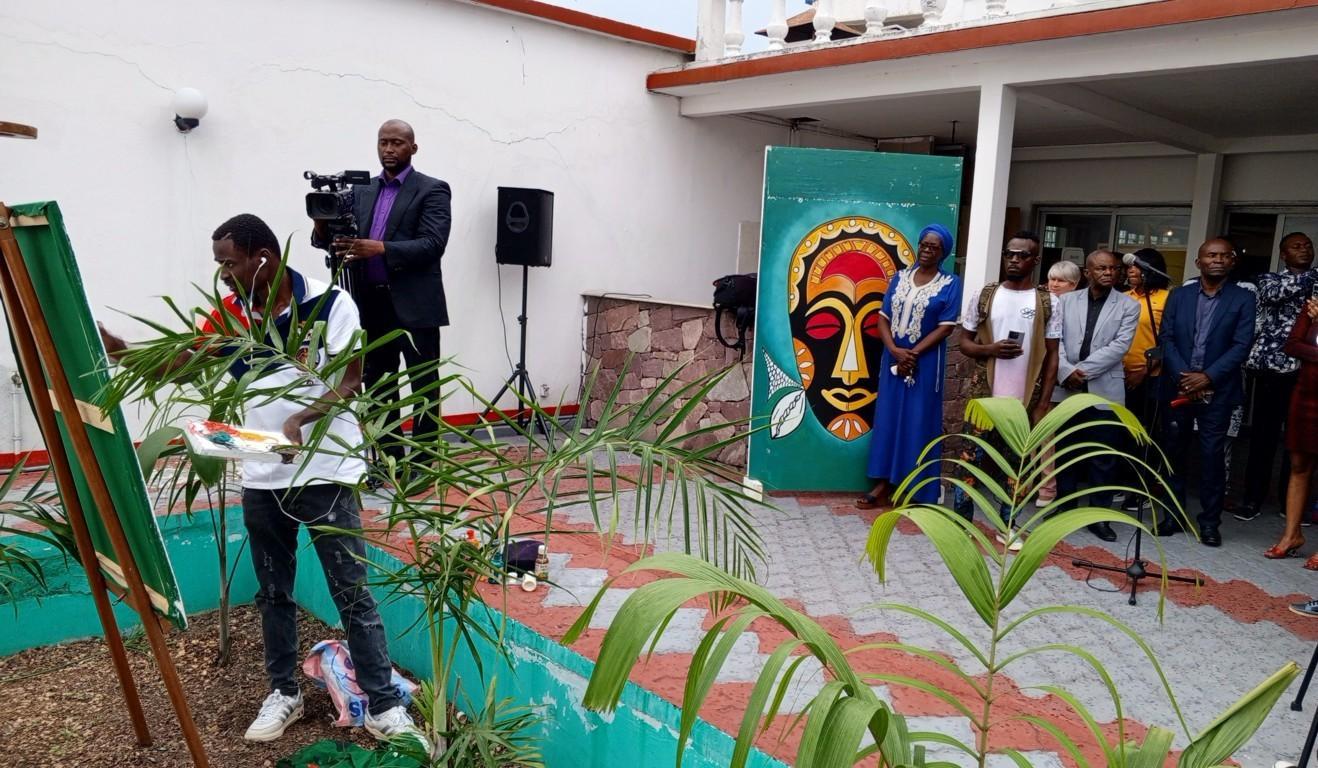 Art pictural : Cesar Mabelet et Elson Manisa Kiadi exposent leurs toiles à la galerie du Bassin du Congo Art pictural : Cesar Mabelet et Elson Manisa Kiadi exposent leurs toiles à la galerie du Bassin du Congo