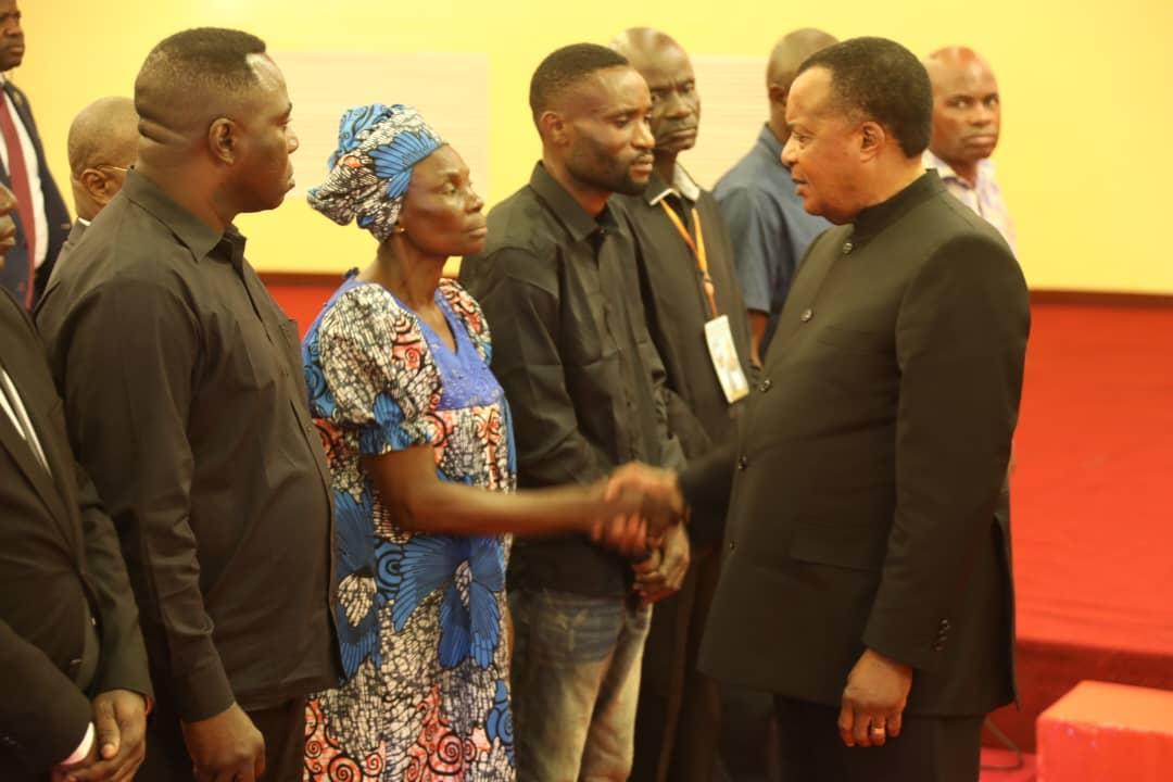 Drame d'Ornano: le président Denis Sassou N'Guesso réconforte les parents des victimes