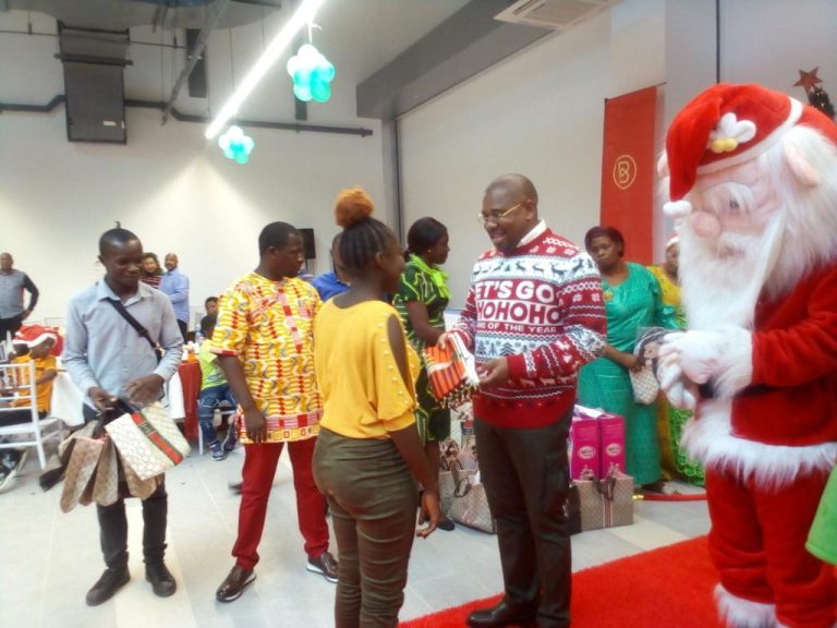 Fête de Noël des orphelins de Ouenzé découvrent Brazza Mall Congo