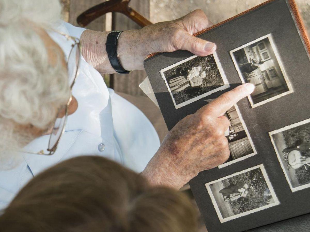 Souvenirs Persistants et Évanescents Souvenirs Persistants et Évanescents