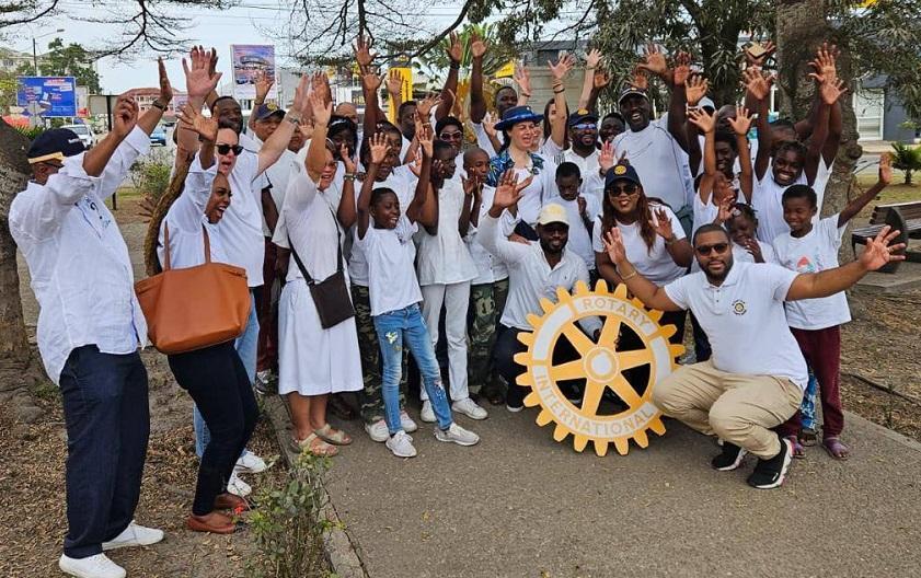 Solidarité Rotary Club Pointe-Noire Pour La Paix Solidarité Rotary Club Pointe-Noire Pour La Paix