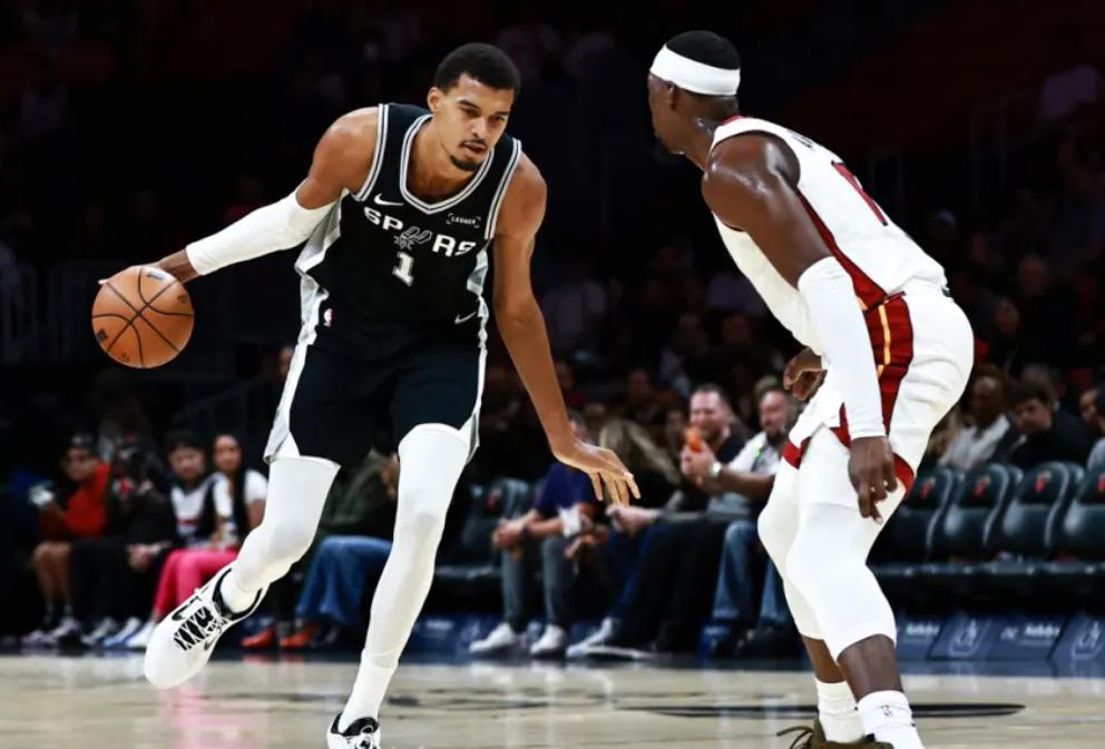 Wembanyama Brille Avec Les Spurs Pour Son Retour Wembanyama Brille Avec Les Spurs Pour Son Retour