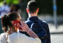 Téléphone Portable Et Cancer: Prudence Pour Les Enfants Téléphone Portable Et Cancer: Prudence Pour Les Enfants