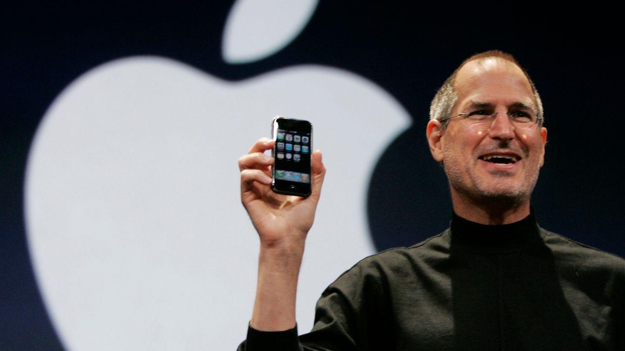 Quinze ans après son lancement, l'iPhone remplit encore les caisses d'Apple