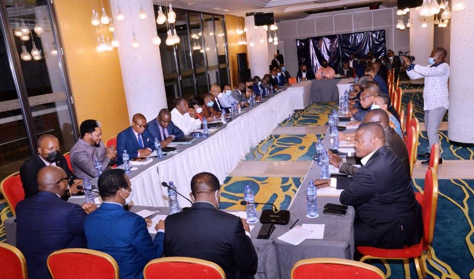 Élection des gouverneurs : Bahati, Mboso, Sama et Kabuya tablent sur les candidatures de l’Union sacrée Élection des gouverneurs : Bahati, Mboso, Sama et Kabuya tablent sur les candidatures de l’Union sacrée