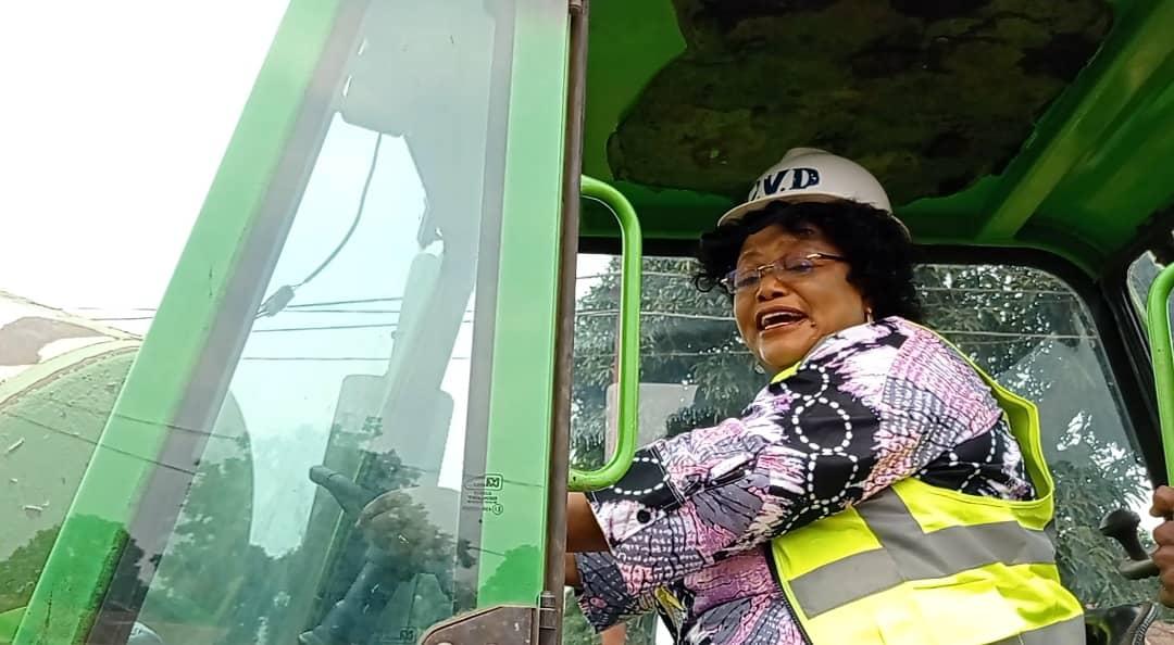 Kwilu : le gouvernement provincial lance les travaux de réhabilitation des voiries urbaines à Bandundu Kwilu : le gouvernement provincial lance les travaux de réhabilitation des voiries urbaines à Bandundu