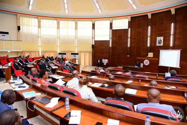 Le cabinet de Félix Tshisekedi en « séminaire de vulgarisation du budget de la présidence » Le cabinet de Félix Tshisekedi en « séminaire de vulgarisation du budget de la présidence »