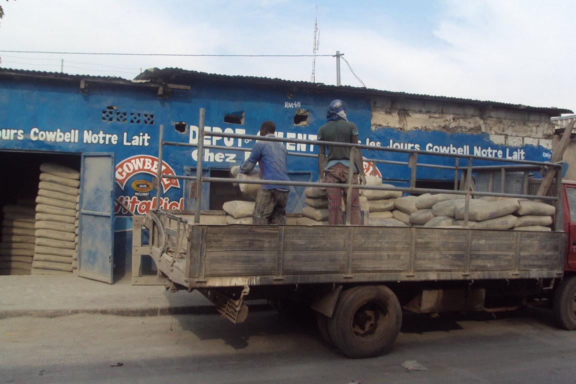 Kasaï oriental : hausse de prix de sac de ciment gris, un sac de 50 kg passe de 23 à 29$ voire 33$ à Mbuji-Mayi Kasaï oriental : hausse de prix de sac de ciment gris, un sac de 50 kg passe de 23 à 29$ voire 33$ à Mbuji-Mayi