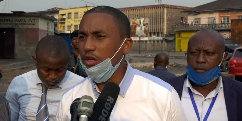 Kinshasa: Ouverture ce vendredi du procès en flagrance du policier auteur de l’arrestation brutale du député Junior Nembalemba Kinshasa: Ouverture ce vendredi du procès en flagrance du policier auteur de l’arrestation brutale du député Junior Nembalemba