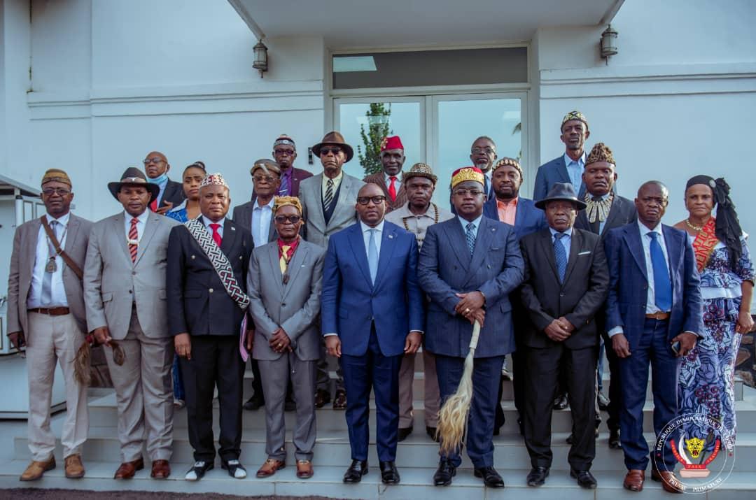 Les chefs coutumiers apportent leur soutien au projet de développement de 145 territoires initié par le président Tshisekedi Les chefs coutumiers apportent leur soutien au projet de développement de 145 territoires initié par le président Tshisekedi