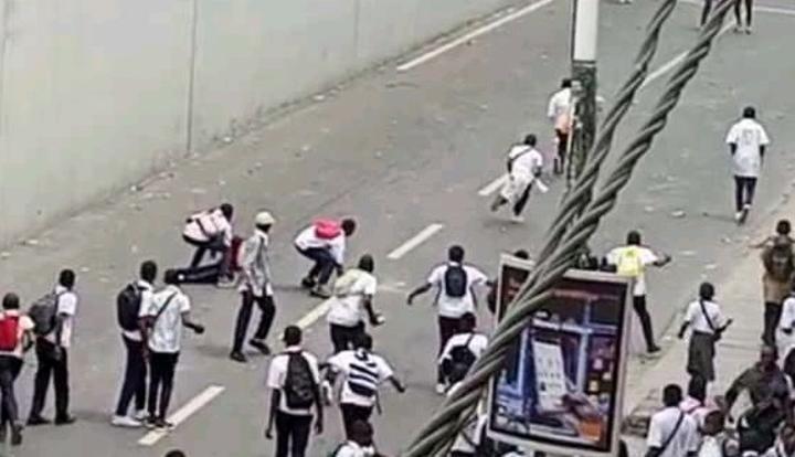 Kinshasa : Un élève de l’école secondaire a perdu la vie lors d’un affrontement entre l’ITI Gombe et l’IPG Kinshasa : Un élève de l’école secondaire a perdu la vie lors d’un affrontement entre l’ITI Gombe et l’IPG
