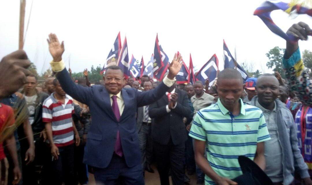 Violences intercommunautaires a lodja : Lambert Mende pour une commission d’enquête parlementaire Violences intercommunautaires a lodja : Lambert Mende pour une commission d’enquête parlementaire