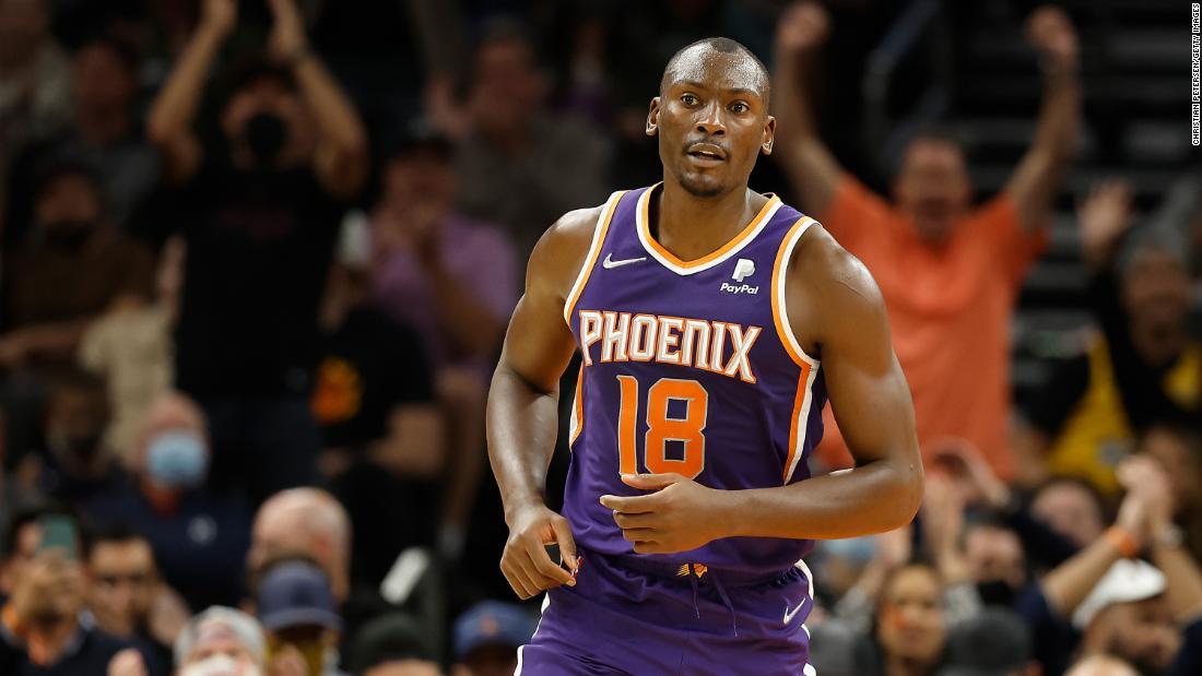 Bismack Biyombo offre 1,3 million de dollars pour la construction d’un hôpital en RDC Bismack Biyombo offre 1,3 million de dollars pour la construction d’un hôpital en RDC