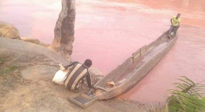 Procès pollution des rivières au Kasaï : Les victimes réclament 100 milliards $ de dommages et intérêts, l’affaire prise en délibéré Procès pollution des rivières au Kasaï : Les victimes réclament 100 milliards $ de dommages et intérêts, l’affaire prise en délibéré