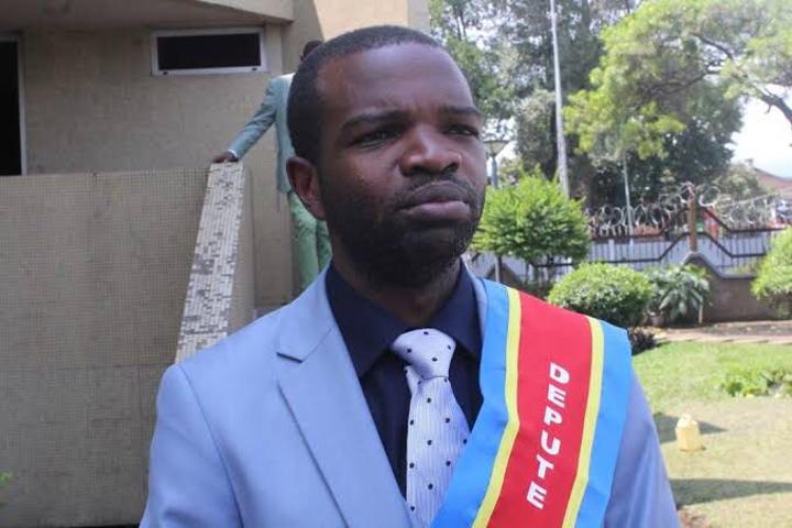 Sécurité : un député propose au Chef de l'Etat d'armer la population comme en Ukraine pour combattre les groupes armés Sécurité : un député propose au Chef de l'Etat d'armer la population comme en Ukraine pour combattre les groupes armés