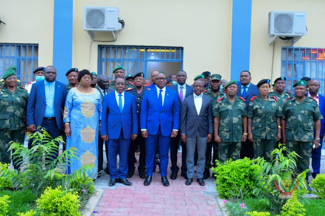 Le premier ministre Sama Lukonde annonce pour bientôt la confection des tenues militaires au pays Le premier ministre Sama Lukonde annonce pour bientôt la confection des tenues militaires au pays