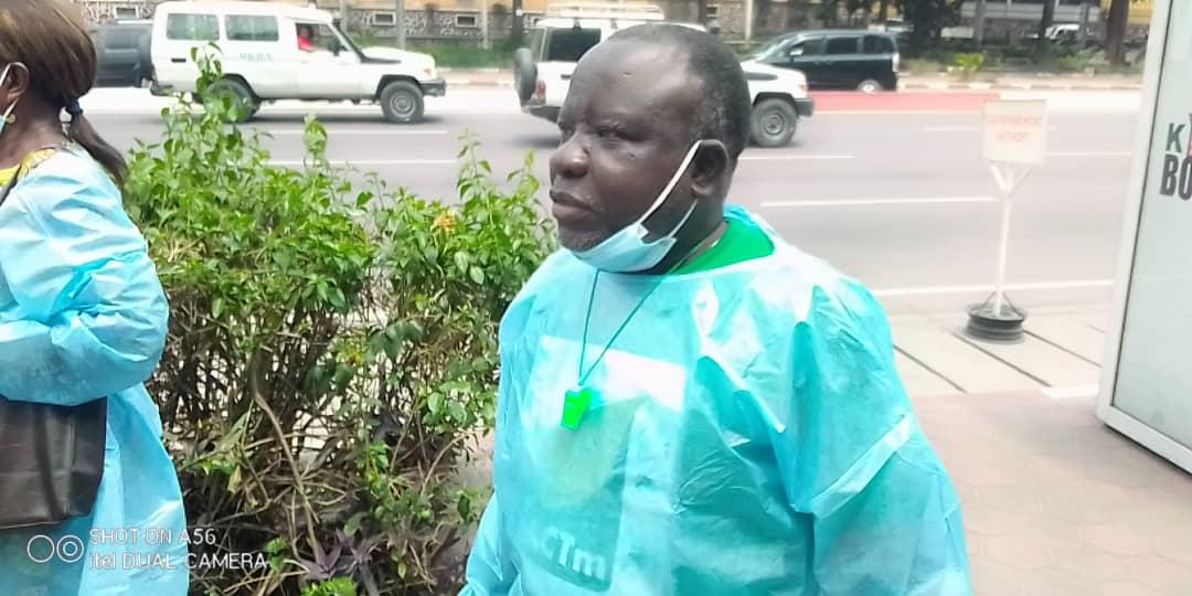 Kinshasa : les agents de l’équipe de risposte en sit-in devant le ministère des Finances réclament leurs arriérés de 14 mois Kinshasa : les agents de l’équipe de risposte en sit-in devant le ministère des Finances réclament leurs arriérés de 14 mois