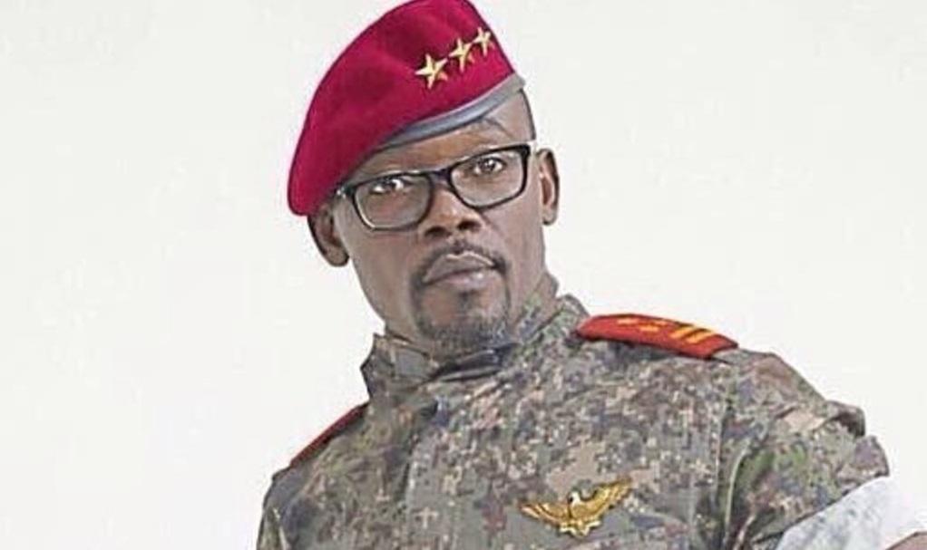 Forces armées: la nomination du général John Tshibangu fait jaser, l'opposition dénonce une justice à double vitesse Forces armées: la nomination du général John Tshibangu fait jaser, l'opposition dénonce une justice à double vitesse