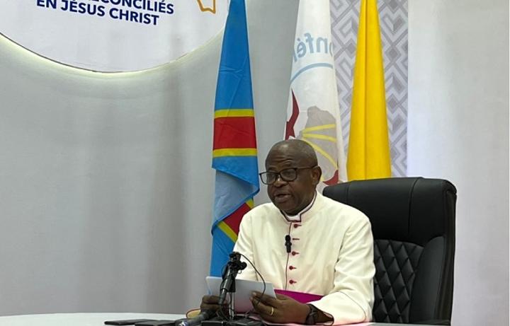 « Le cardinal Ambongo n’est pas opposé au chef de l’État, l’insulter n’est pas politiquement profitable », (Mgr Donatien Nshole )