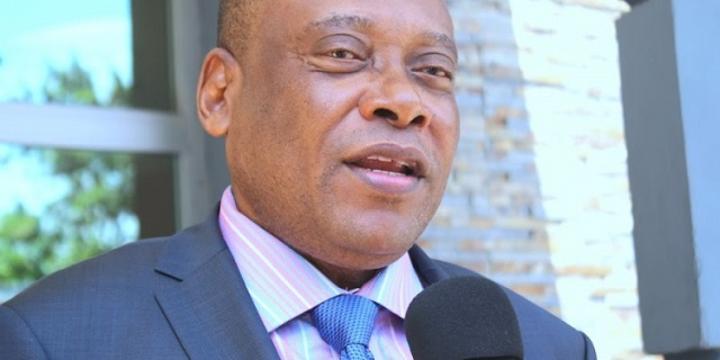 Steve Mbikayi : « Tout demi-Dakar qui s’hasarderait à la présidence jettera son argent par la fenêtre »
