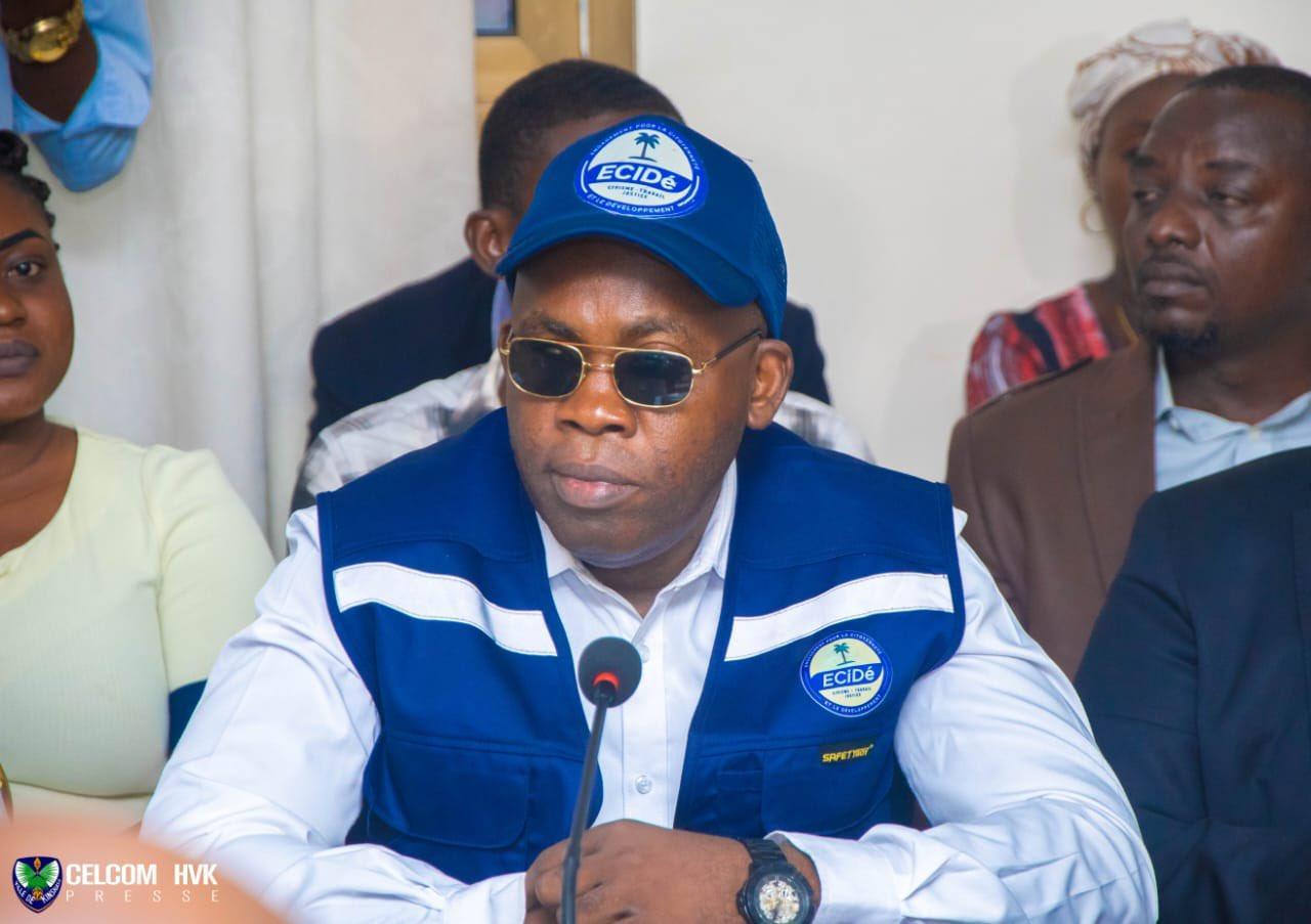 Dépôt de candidature de Martin Fayulu : Gentiny Ngobila saisi du “grand rassemblement populaire” qu'organise l'Ecidé, ce mercredi à Kinshasa Dépôt de candidature de Martin Fayulu : Gentiny Ngobila saisi du “grand rassemblement populaire” qu'organise l'Ecidé, ce mercredi à Kinshasa