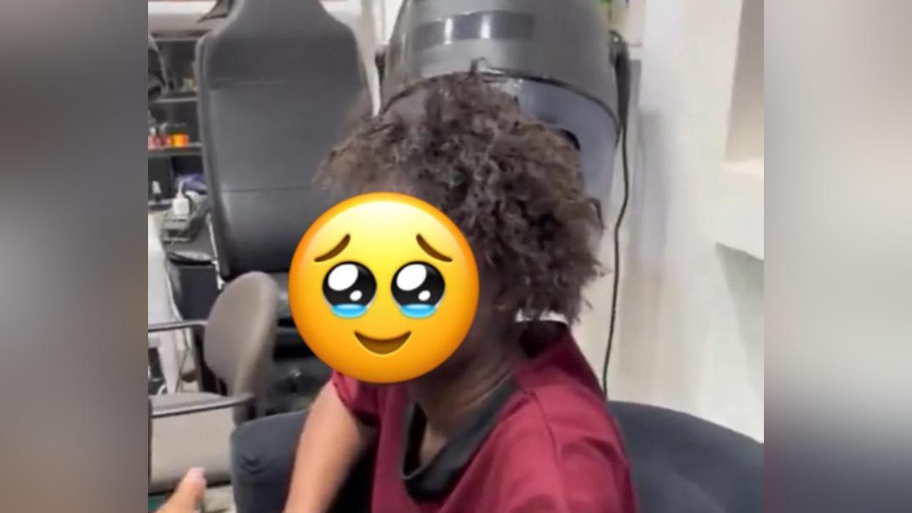 Kinshasa : Agression intolérable dans un salon de coiffure, l’appel à la justice secoue les réseaux sociaux Kinshasa : Agression intolérable dans un salon de coiffure, l’appel à la justice secoue les réseaux sociaux