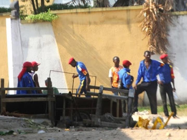 Décès de Muanda Nsemi : le gouvernement examine le dossier de 28 adeptes de Bundu Dia Kongo détenus pour leur libération Décès de Muanda Nsemi : le gouvernement examine le dossier de 28 adeptes de Bundu Dia Kongo détenus pour leur libération
