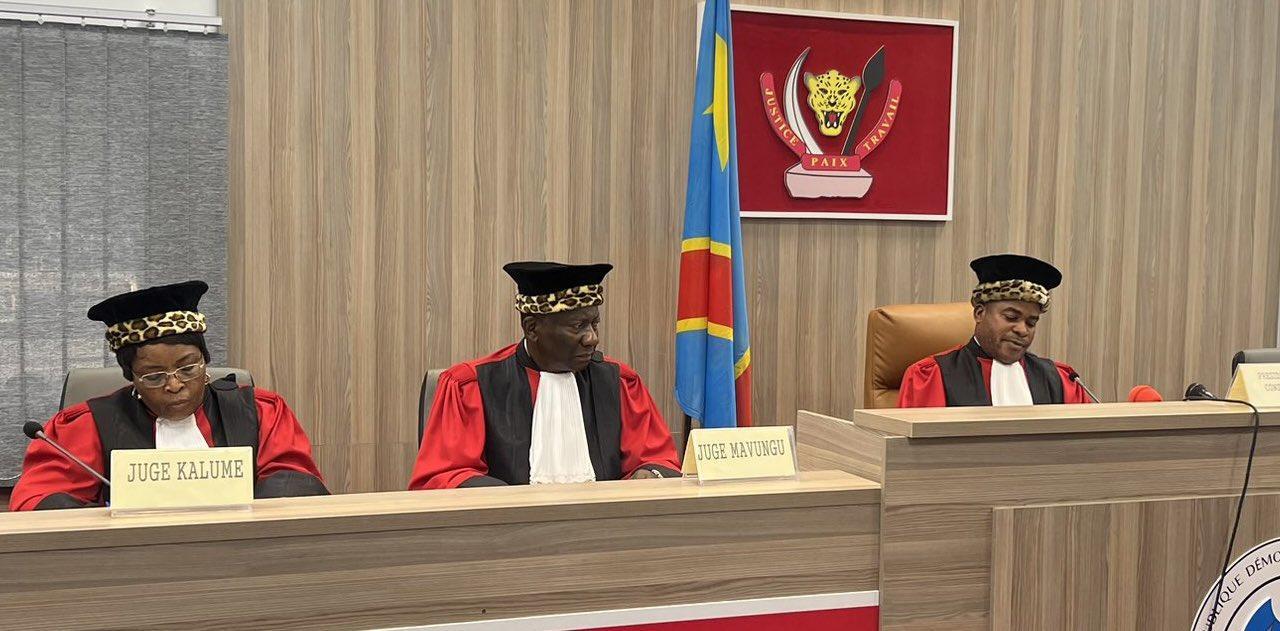 Présidentielle : La Cour constitutionnelle rejette la requête de Junior Tshivuadi, Moïse Katumbi reste dans la course Présidentielle : La Cour constitutionnelle rejette la requête de Junior Tshivuadi, Moïse Katumbi reste dans la course