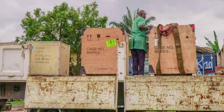Kongo Central : Grâce à l’acquisition de deux moteurs neufs, le bac de Luozi sera bientôt remis de nouveau en service ! Kongo Central : Grâce à l’acquisition de deux moteurs neufs, le bac de Luozi sera bientôt remis de nouveau en service !