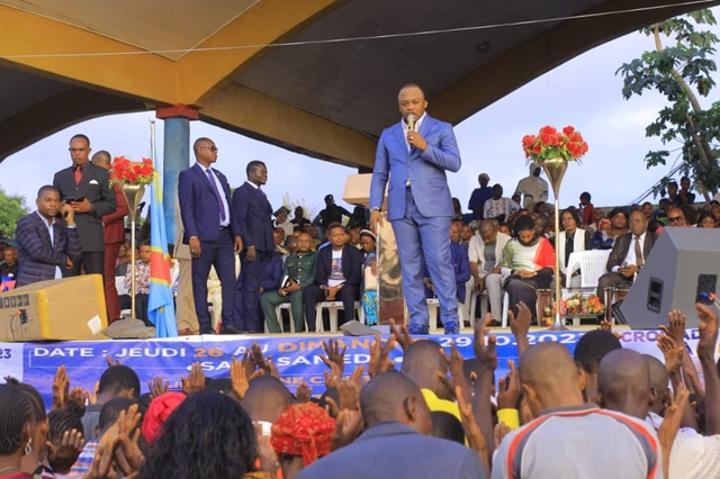 Après Kindu, Dodo Kamba va poursuivre sa tournée de remobilisation de l’Eglise du réveil au Congo à Mbandaka Après Kindu, Dodo Kamba va poursuivre sa tournée de remobilisation de l’Eglise du réveil au Congo à Mbandaka