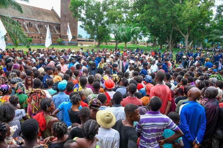 Tshopo : la gouverneure Nikomba apporte un message de réunification et paix à Lubunga Tshopo : la gouverneure Nikomba apporte un message de réunification et paix à Lubunga