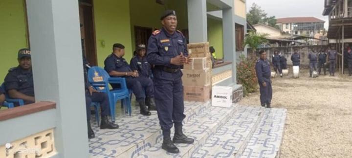 Tshopo : les policiers interdits de porter les effets ayant trait à un parti politique Tshopo : les policiers interdits de porter les effets ayant trait à un parti politique