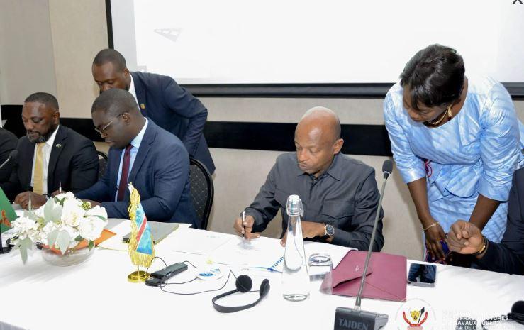 La RDC et la Zambie matérialisent leur projet d’exploitation du Poste frontalier unique La RDC et la Zambie matérialisent leur projet d’exploitation du Poste frontalier unique