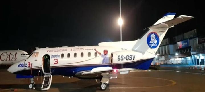 Un avion de campagne de Moïse Katumbi interdit de survoler l’espace aérien congolais (cadre ensemble pour la République) Un avion de campagne de Moïse Katumbi interdit de survoler l’espace aérien congolais (cadre ensemble pour la République)