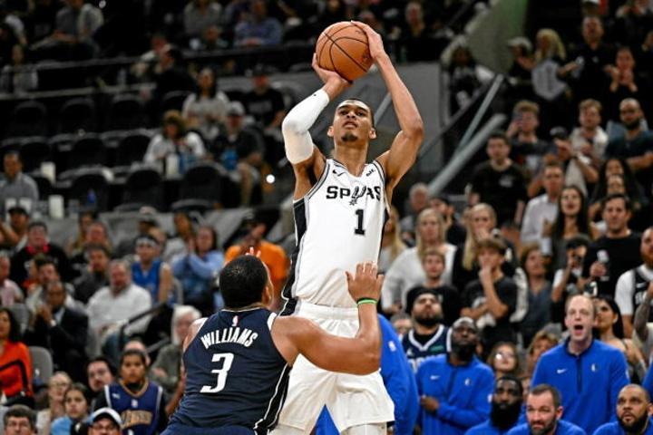 Wembanyama et les Spurs encore battus en NBA Wembanyama et les Spurs encore battus en NBA