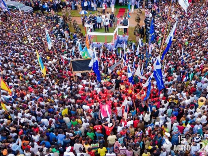 Félix Tshisekedi à Buta : «J'ai une dette envers la Grande Orientale en général, parce que c'est vous qui avez payé pour moi la caution pour ma candidature» Félix Tshisekedi à Buta : «J'ai une dette envers la Grande Orientale en général, parce que c'est vous qui avez payé pour moi la caution pour ma candidature»