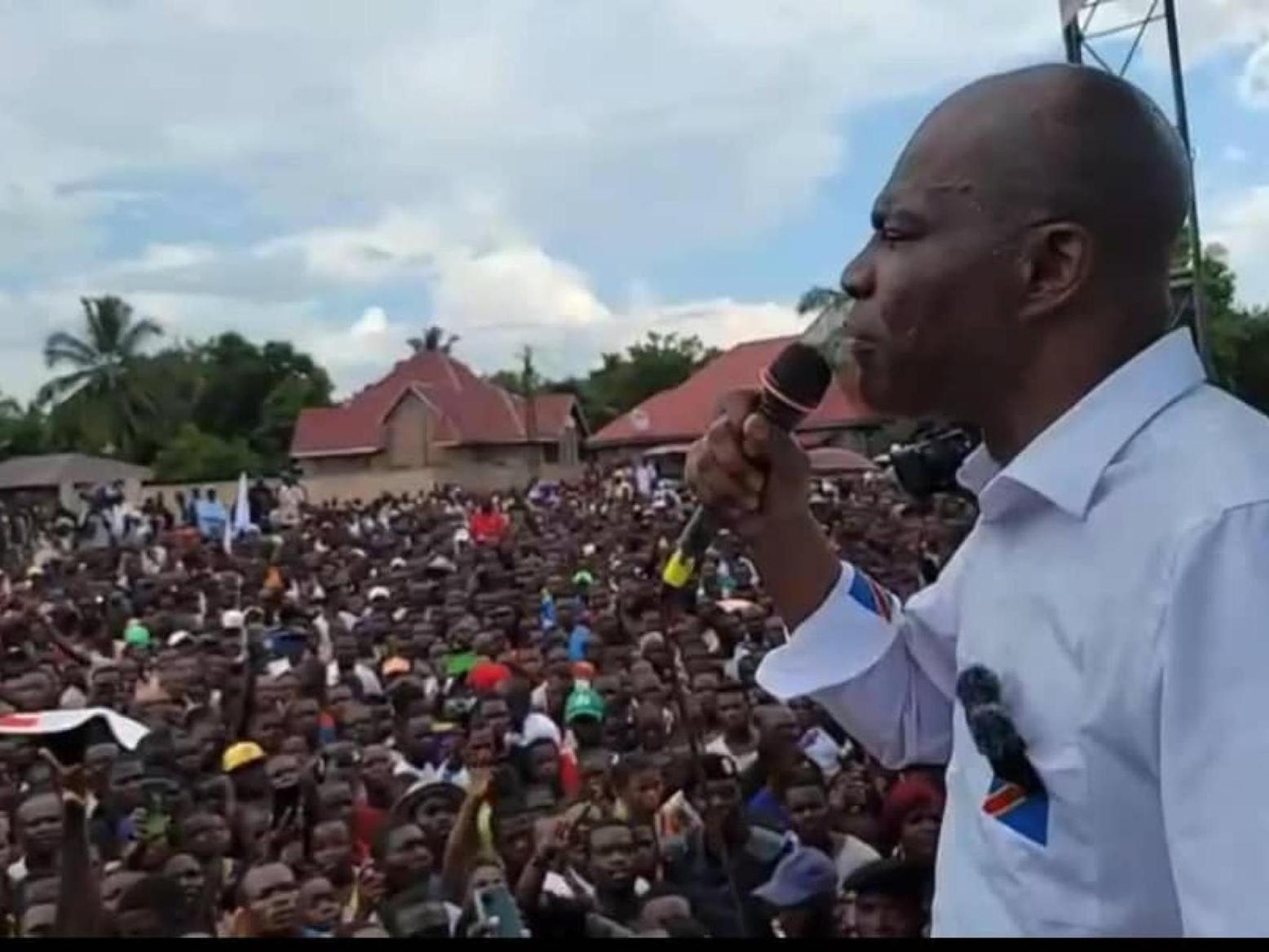 Lutte contre l’insécurité en RDC : Fayulu promet d’installer un camp militaire avec une unité spéciale de l’armée à Beni Lutte contre l’insécurité en RDC : Fayulu promet d’installer un camp militaire avec une unité spéciale de l’armée à Beni