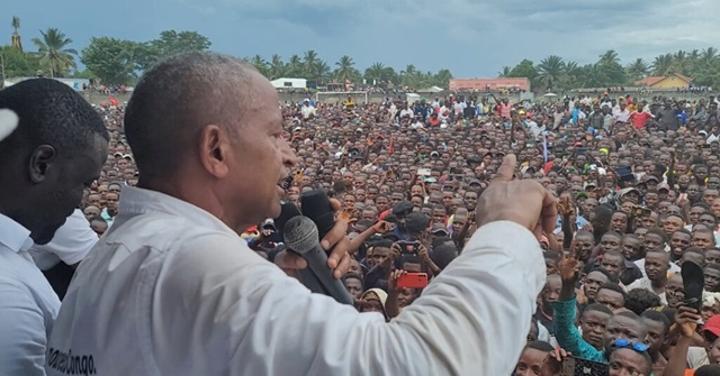 Présidentielle 2023 : « J’avais 5 postes au gouvernement de l’Union sacrée, j’en ai donné 2 au Sankuru, notamment à Lutundula et Chérubin Okende » (Moïse Katumbi à Lodja) ! Présidentielle 2023 : « J’avais 5 postes au gouvernement de l’Union sacrée, j’en ai donné 2 au Sankuru, notamment à Lutundula et Chérubin Okende » (Moïse Katumbi à Lodja) !
