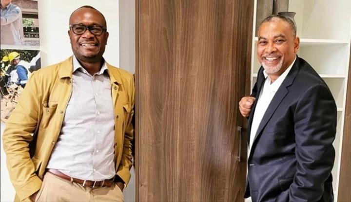 Présidentielle : après son ralliement, Delly Sesanga rejoint l’équipe de campagne électorale de Katumbi à l’étape du Grand Équateur (Vidéo) ! Présidentielle : après son ralliement, Delly Sesanga rejoint l’équipe de campagne électorale de Katumbi à l’étape du Grand Équateur (Vidéo) !