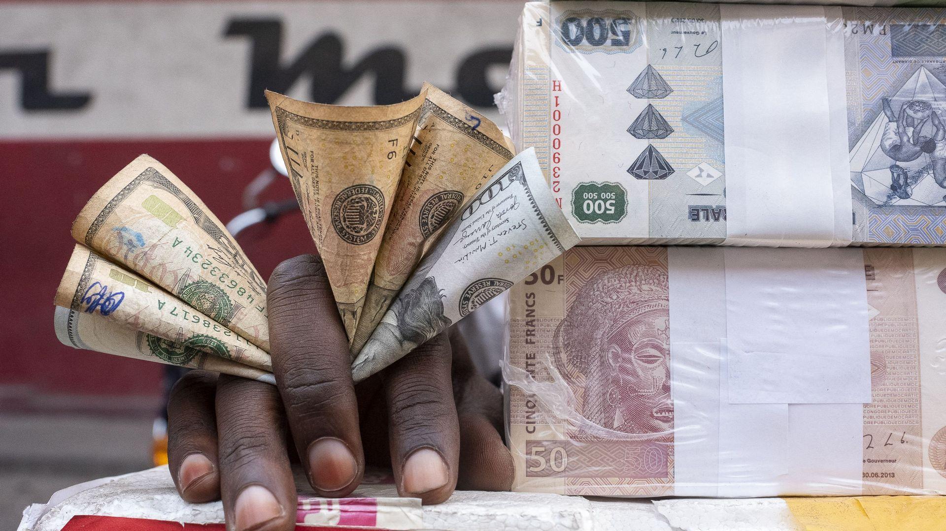 Sud-Kivu : 1 USD se négocie désormais à 2700 FC à Bukavu Sud-Kivu : 1 USD se négocie désormais à 2700 FC à Bukavu