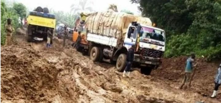 Sud-Kivu: la société civile de Mwenga décrète une désobéissance fiscale suite à l’état de délabrement avancé de la RN2 Sud-Kivu: la société civile de Mwenga décrète une désobéissance fiscale suite à l’état de délabrement avancé de la RN2