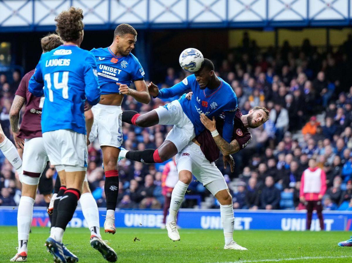Football : jusqu'à quel point le jeu de tête nuit-il au cerveau ? Football : jusqu'à quel point le jeu de tête nuit-il au cerveau ?