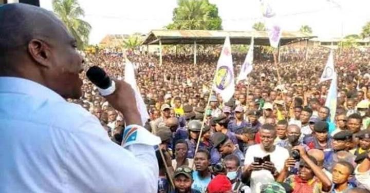 Fayulu triomphe à Kikwit mais son meeting perturbé Fayulu triomphe à Kikwit mais son meeting perturbé